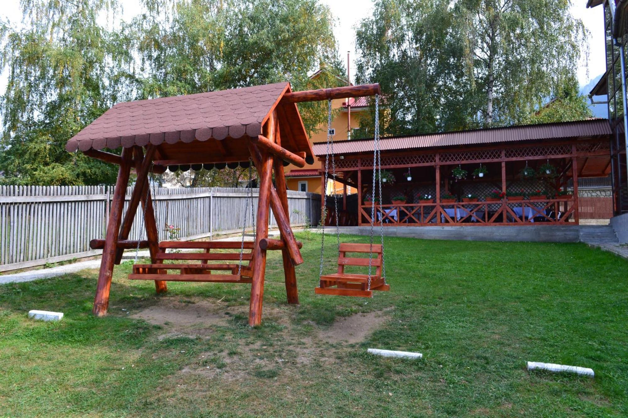 Vila Cristina Ceahlau Luaran gambar